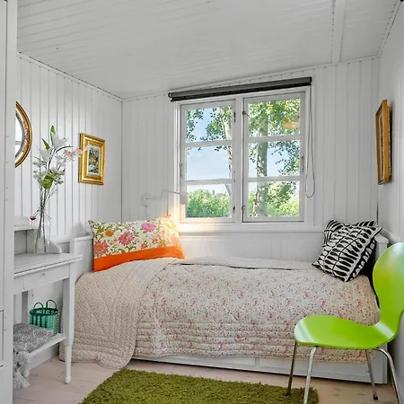 4 Bedroom Lovely In Feriehus