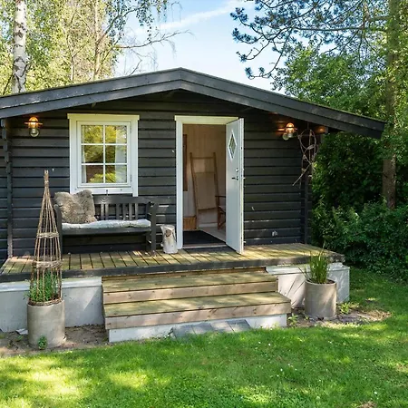 4 Bedroom Lovely In Holiday home