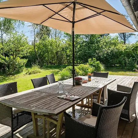 Vakantiehuis 4 Bedroom Lovely In