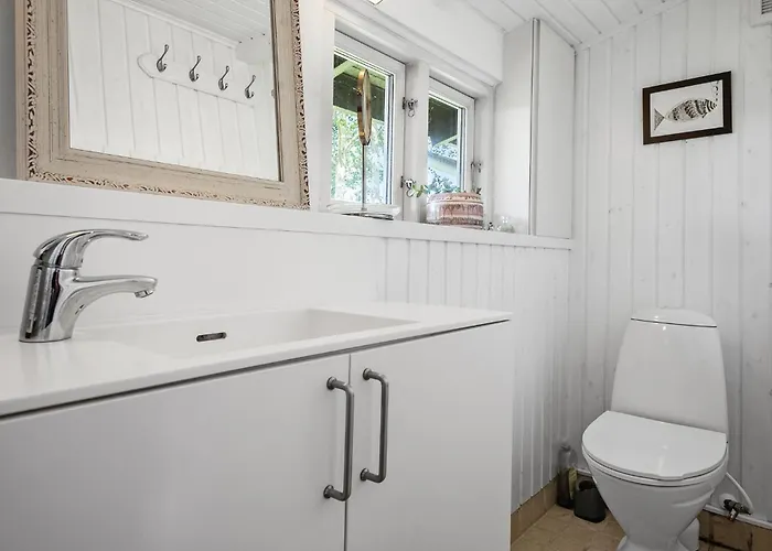 Holiday home 4 Bedroom Lovely In Mern