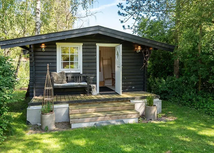 4 Bedroom Lovely In Holiday home